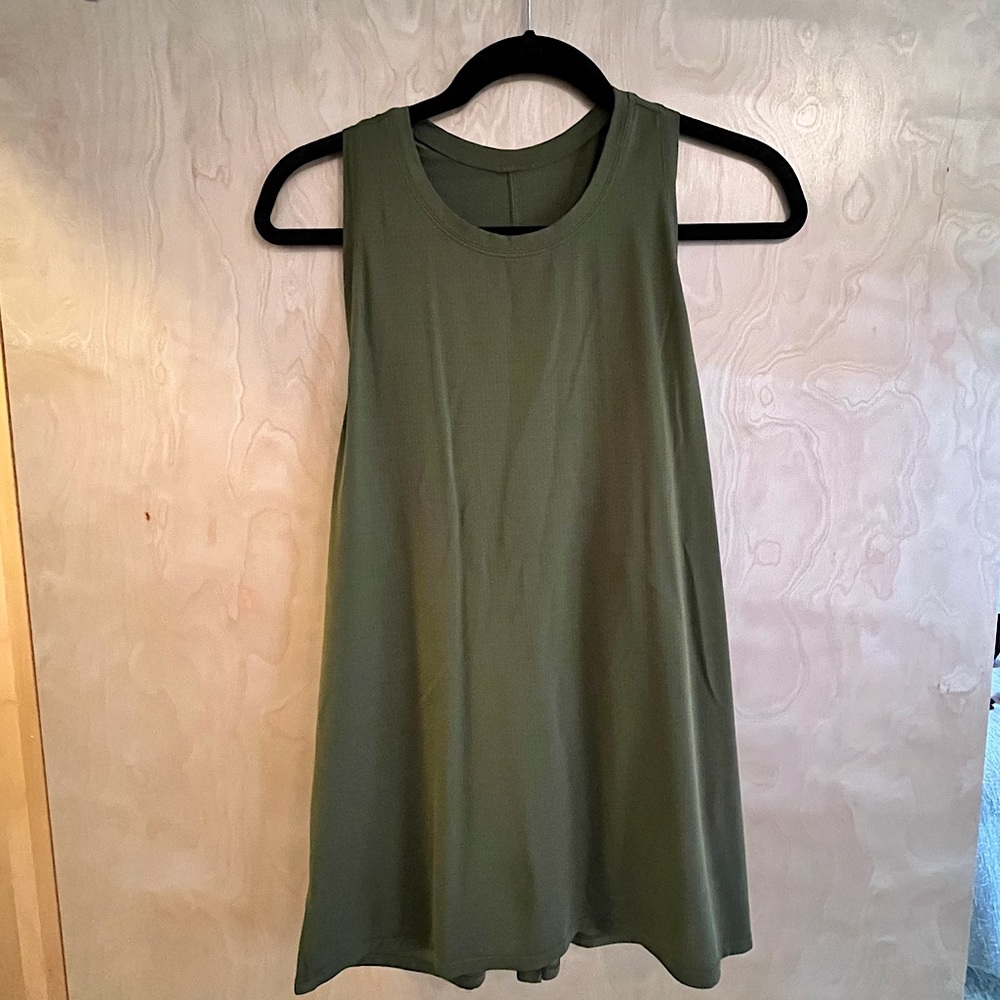 Lululemon tank top